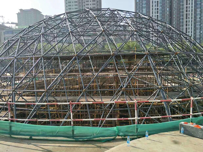 公主岭球形网架钢结构施工